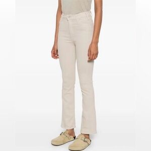 MOTHER Women's Natural The Hustler Flood Jeans